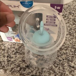 Amplim 5 oz Baby Bottle with Blue Lid